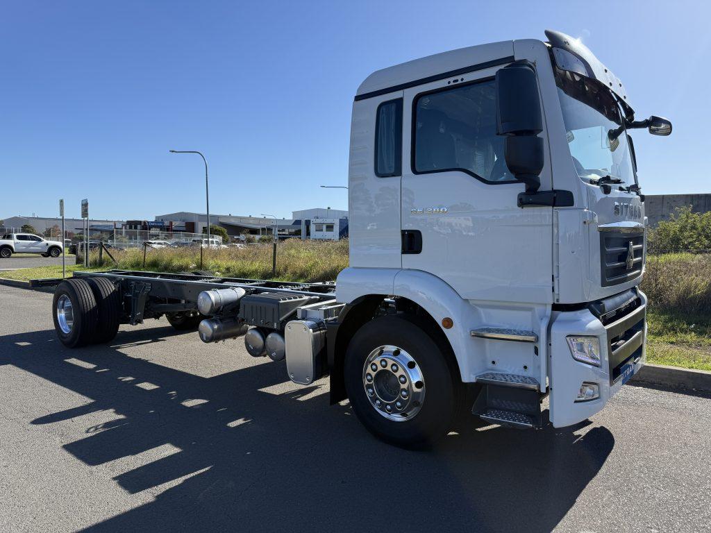 Sitrak G5 4x2 cab chassis