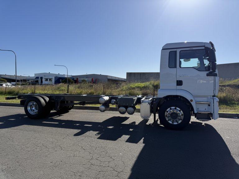 G5 4x2 Cab Chassis — view 8