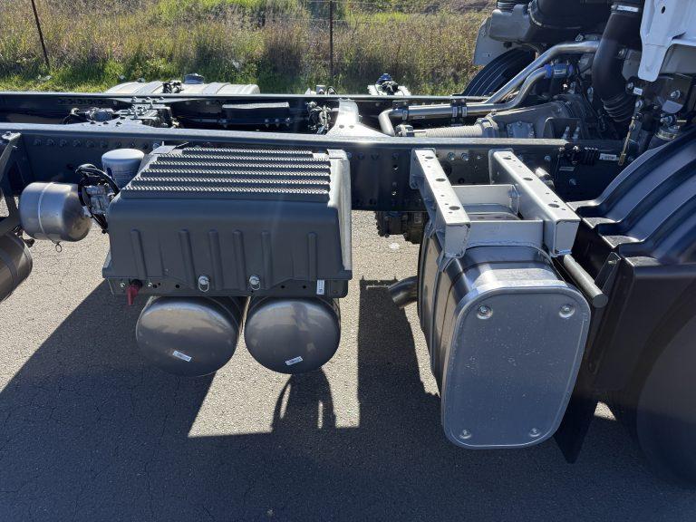 G5 4x2 Cab Chassis — view 9