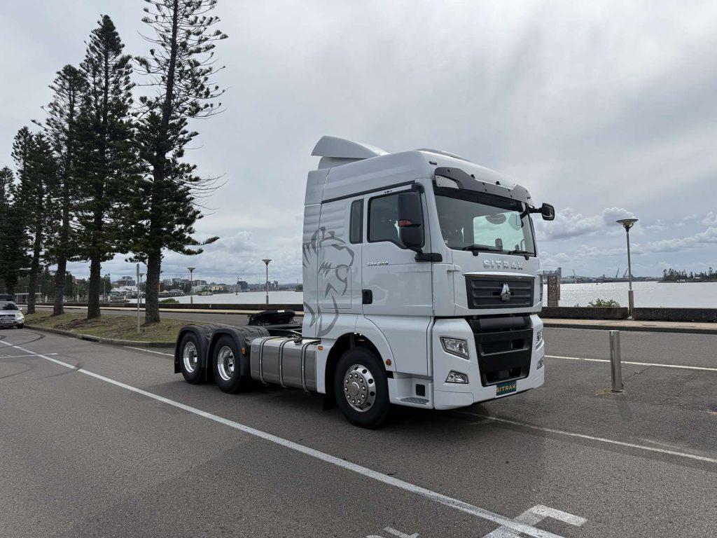 G7 6x4 Cab Chassis — view 2