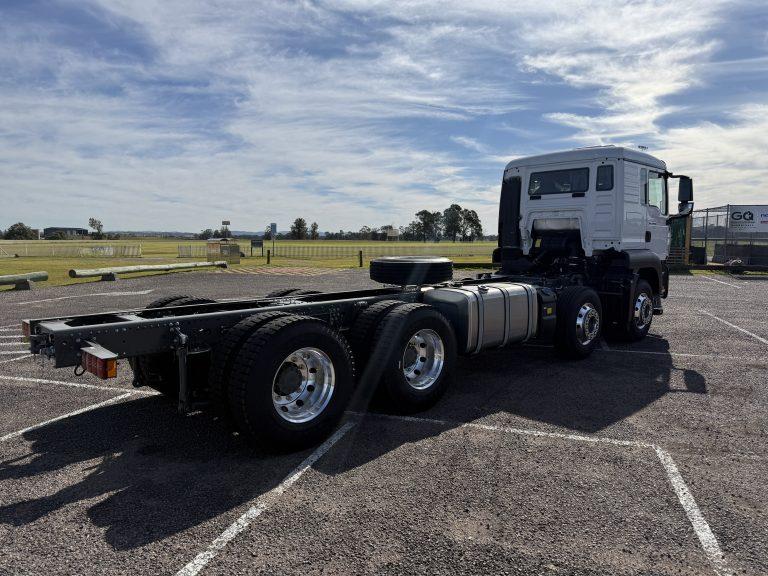 G7 8x4 Cab Chassis — view 8